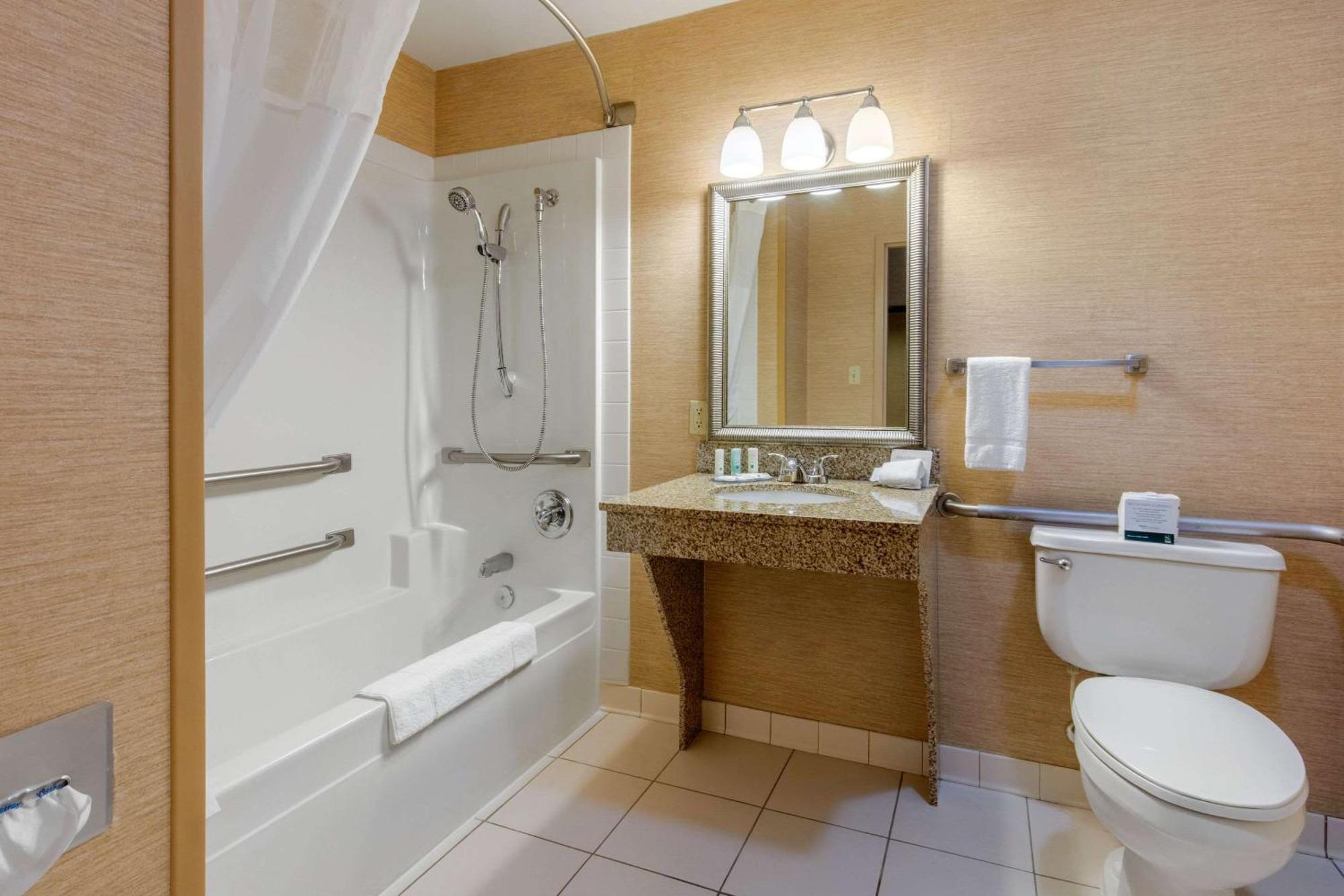 Quality Inn & Suites Benton - Draffenville Экстерьер фото